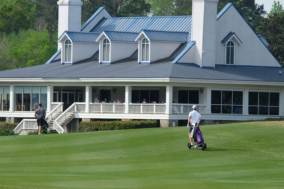 Caledonia, True Blue Welcome 38 College Golf Teams From Across America